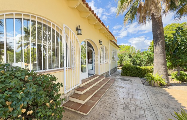 Sale - Villa - Albir