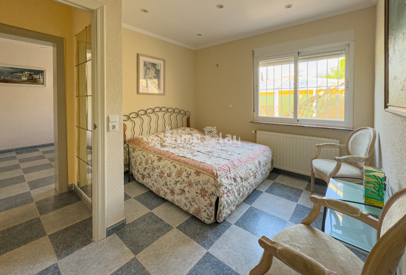 Sale - Villa - Albir