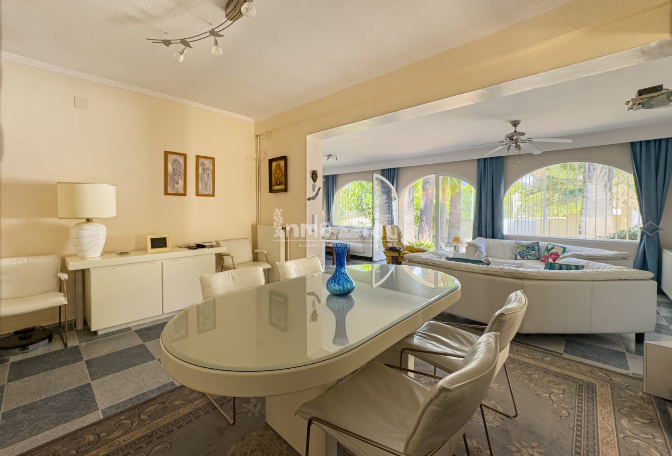 Sale - Villa - Albir