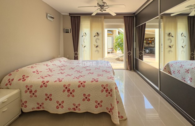 Sale - Villa - Albir