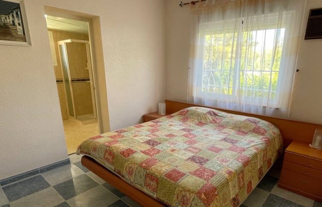 Sale - Villa - Albir