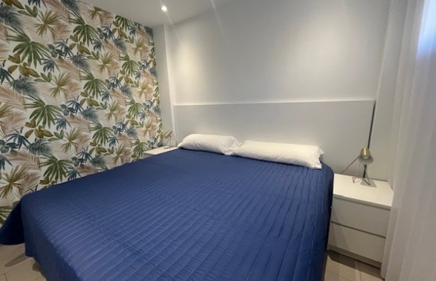 Alquiler a largo plazo - Apartamento / piso - Albir