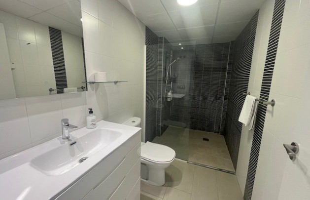 Alquiler a largo plazo - Apartamento / piso - Albir