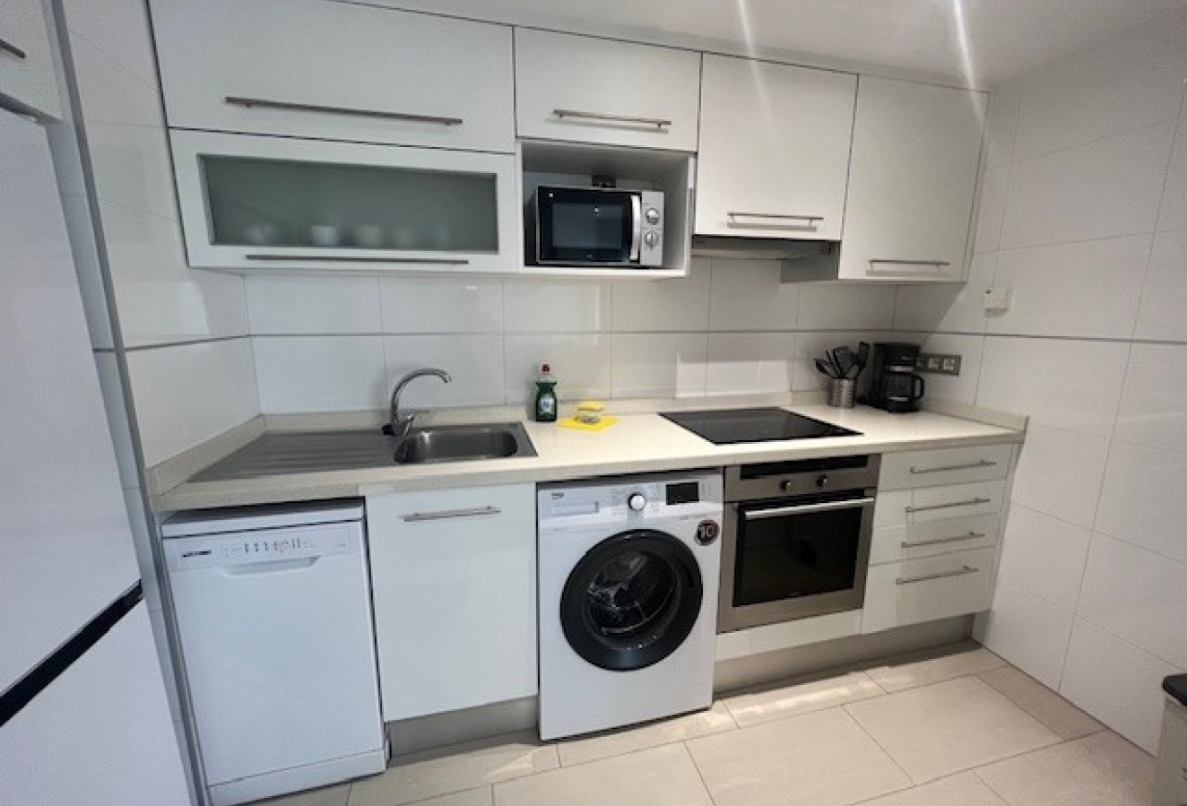 Alquiler a largo plazo - Apartamento / piso - Albir