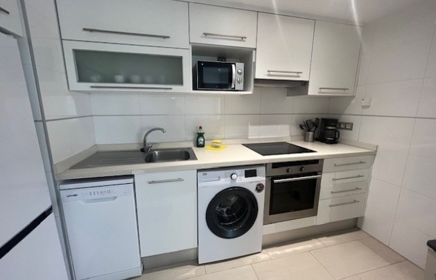 Alquiler a largo plazo - Apartamento / piso - Albir