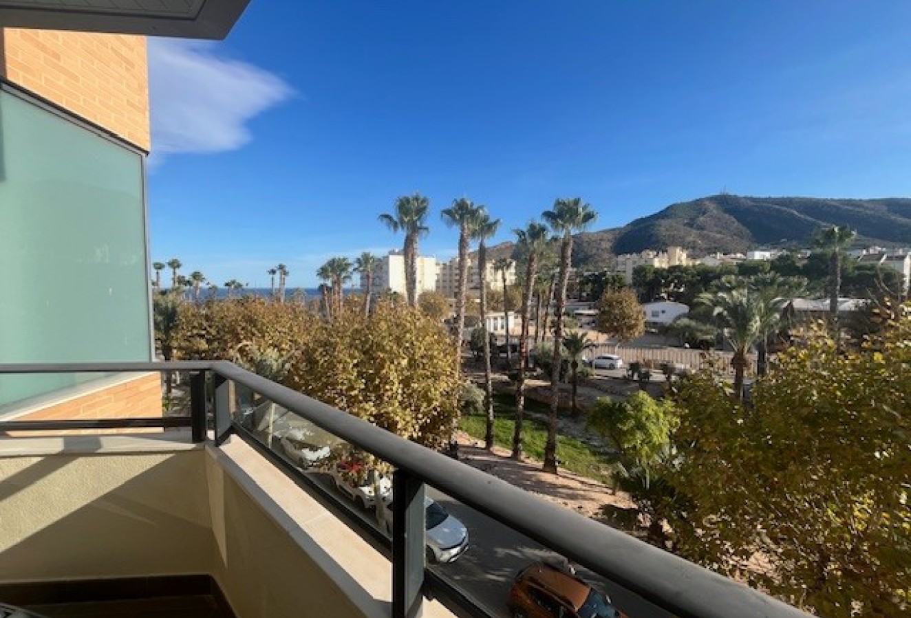 Alquiler a largo plazo - Apartamento / piso - Albir