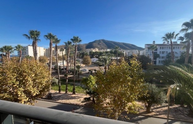 Alquiler a largo plazo - Apartamento / piso - Albir