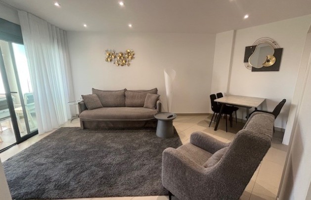 Alquiler a largo plazo - Apartamento / piso - Albir