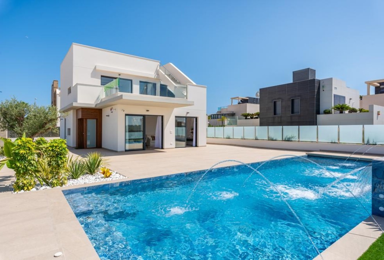 Obra nueva - Villa - Dehesa de Campoamor