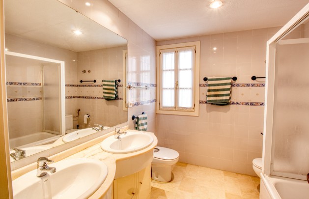 Sale - Villa - Benidorm - Zona de Poniente