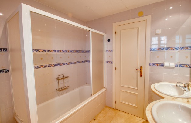 Sale - Villa - Benidorm - Zona de Poniente