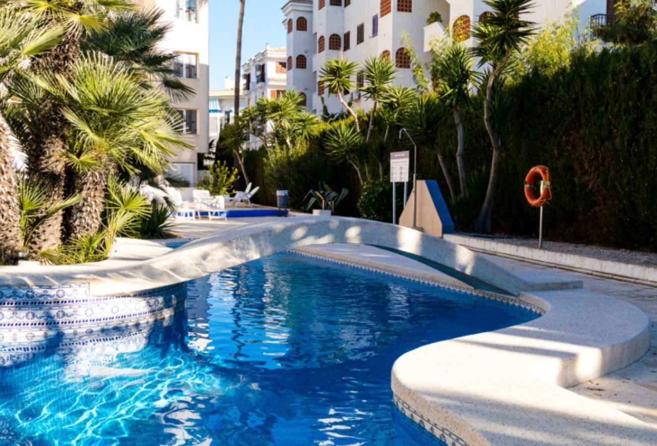 Alquiler a corto plazo - Apartamento / piso - Albir - Centro