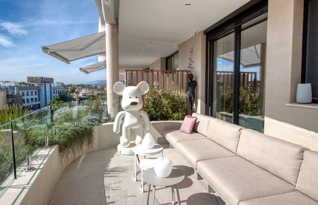 Sale - Apartment / flat - Albir