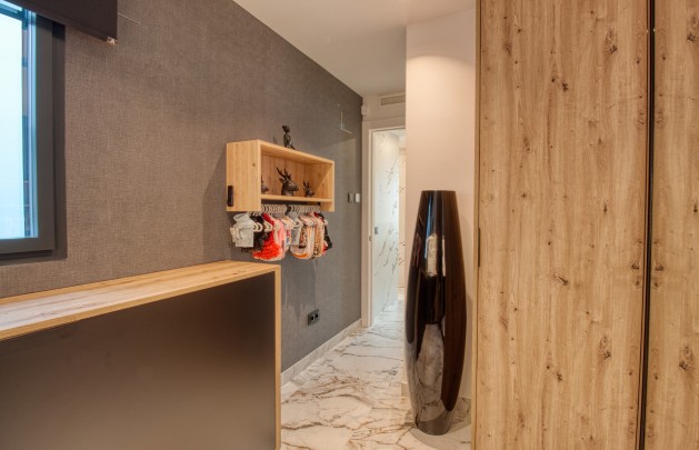 Sale - Apartment / flat - Albir