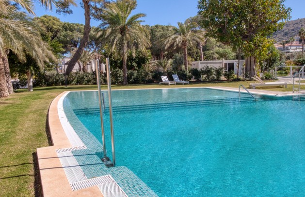 Sale - Apartment / flat - Albir