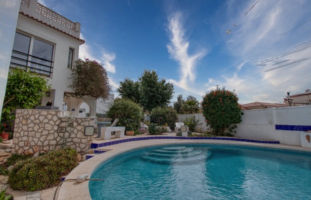 Sale - Villa - Albir