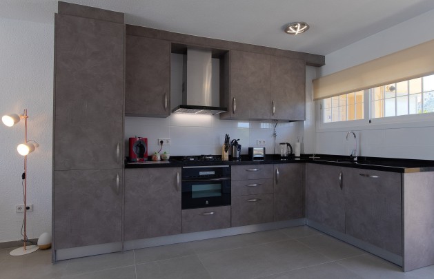 Alquiler a corto plazo - Apartamento / piso - Albir - Centro