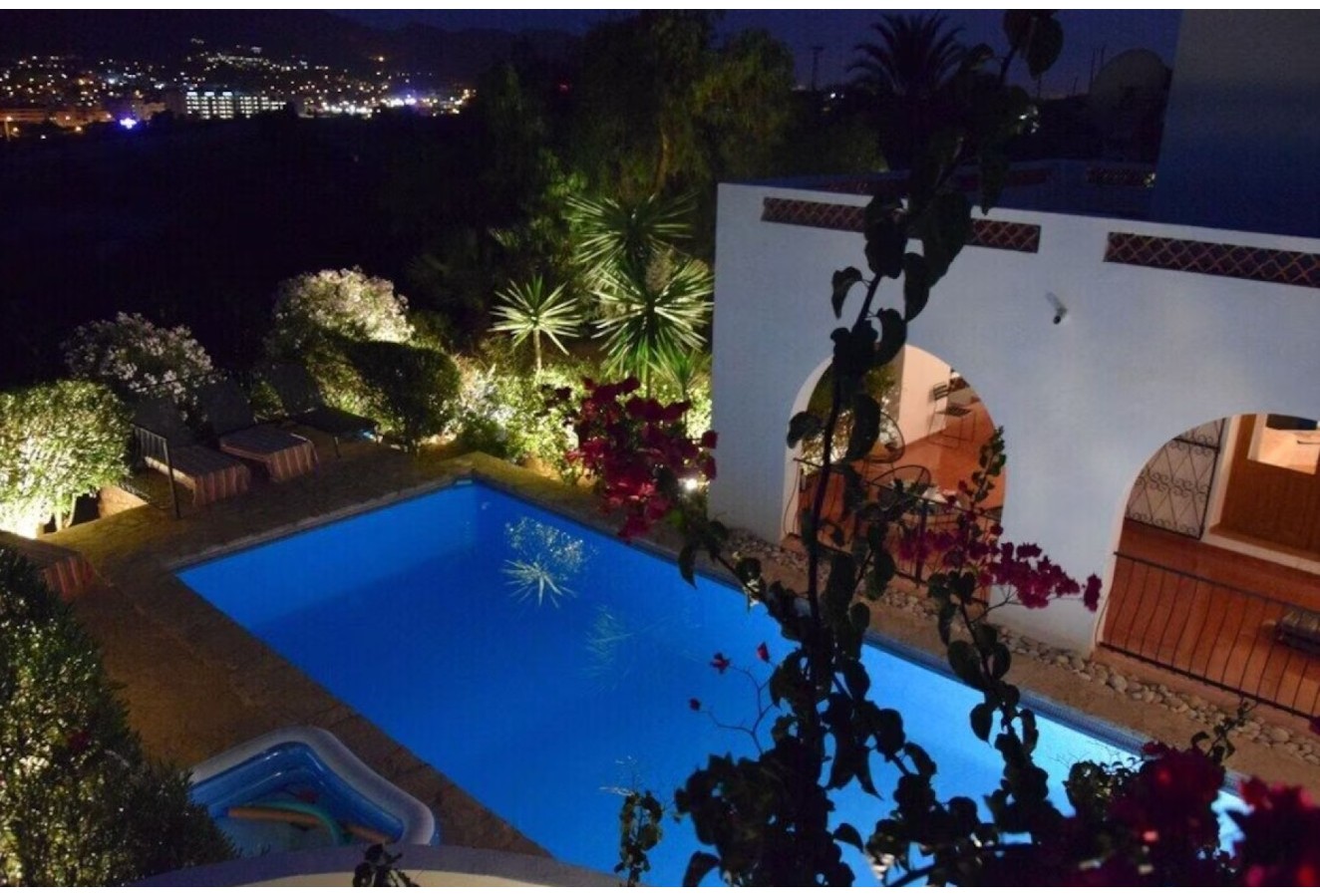 Alquiler a corto plazo - Villa - Alfas del Pí