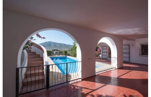 Alquiler a corto plazo - Villa - Alfas del Pí