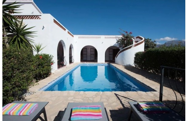 Alquiler a corto plazo - Villa - Alfas del Pí