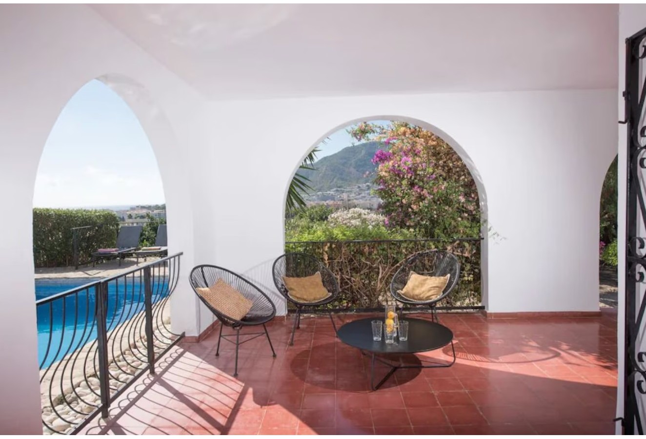 Alquiler a corto plazo - Villa - Alfas del Pí