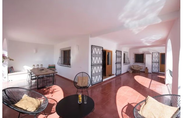 Alquiler a corto plazo - Villa - Alfas del Pí