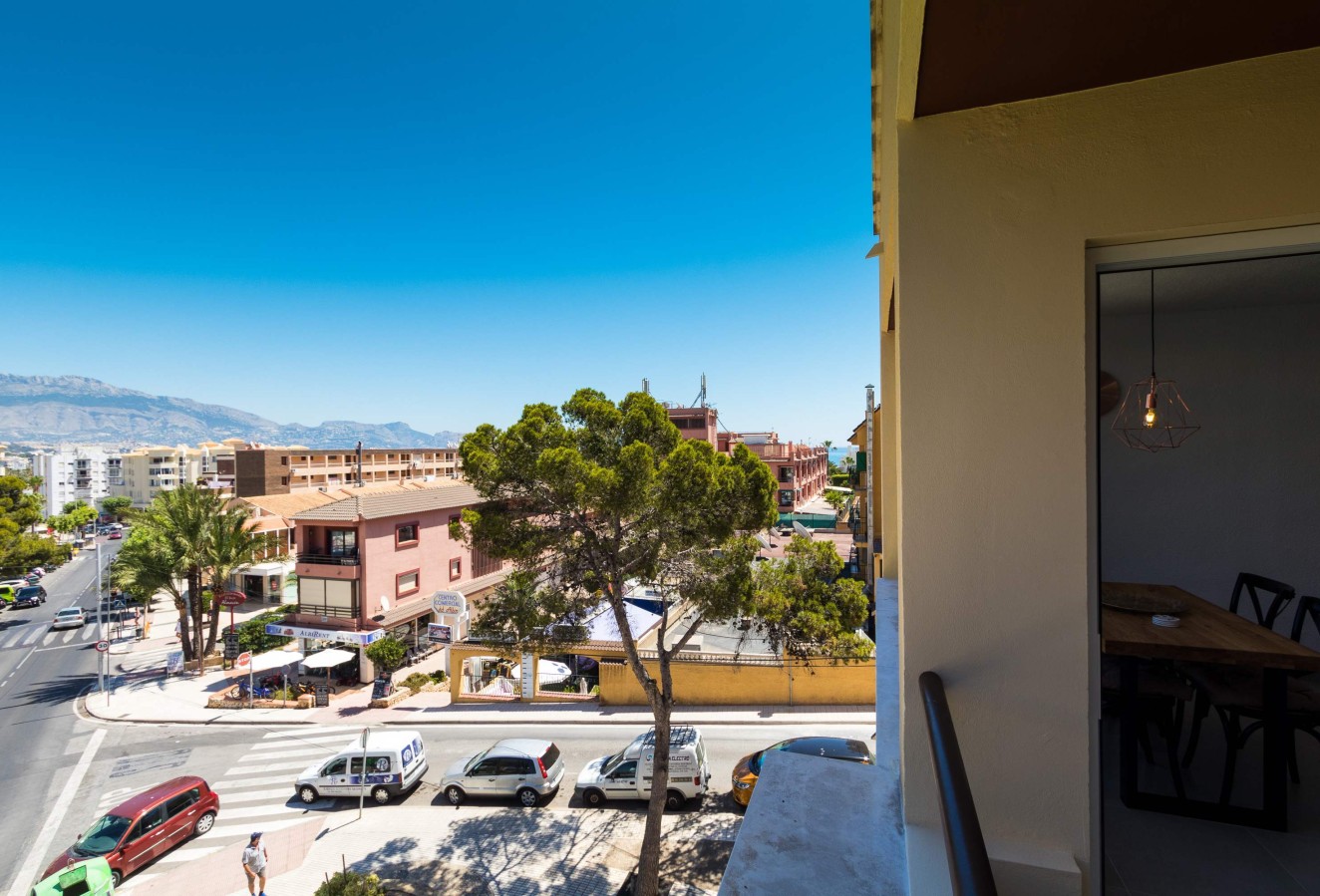 Alquiler a corto plazo - Apartamento / piso - Albir - Centro