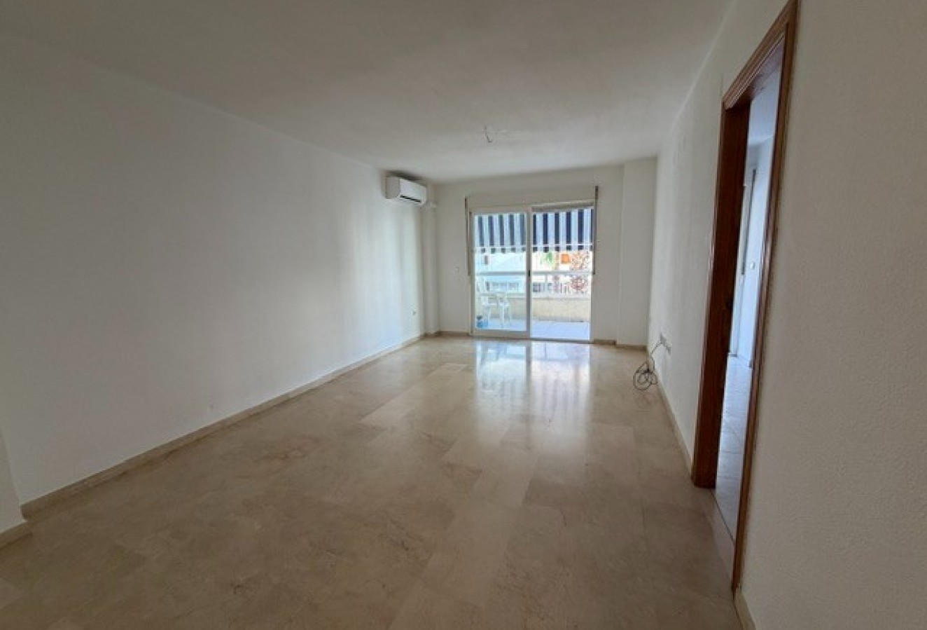 Sale - Apartment / flat - Albir - Centro