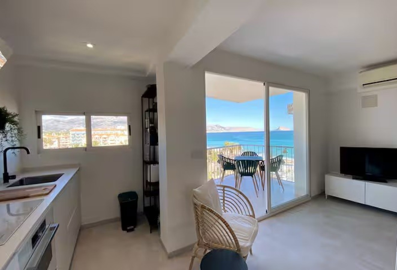 Sale - Apartment / flat - Albir - Centro