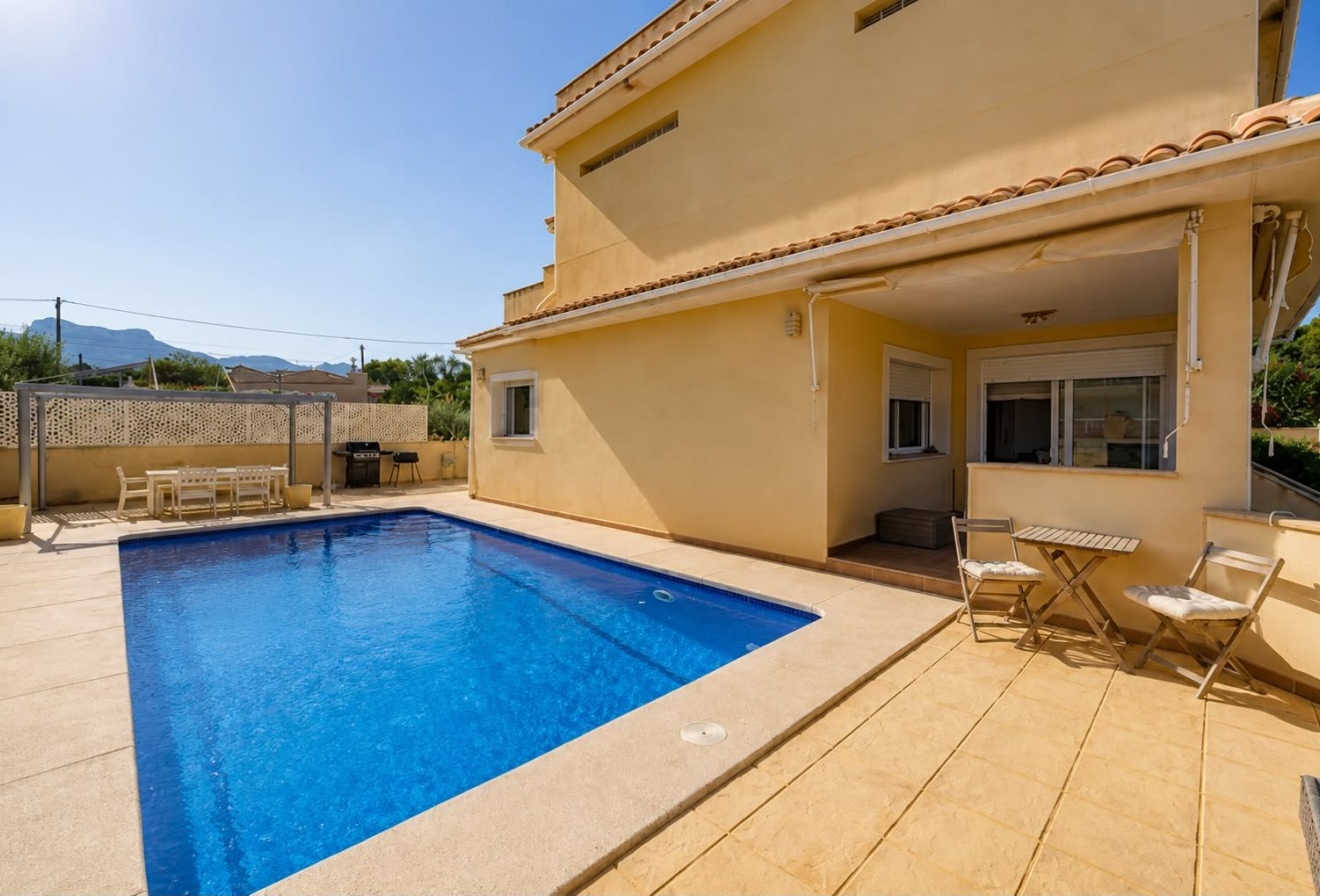 Sale - Villa - La Nucía