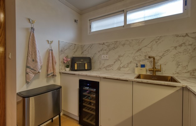 Sale - Apartment / flat - Albir
