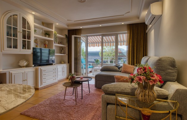 Sale - Apartment / flat - Albir