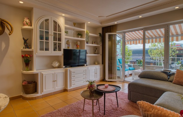 Sale - Apartment / flat - Albir