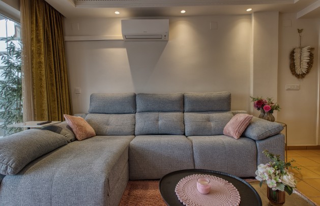 Sale - Apartment / flat - Albir