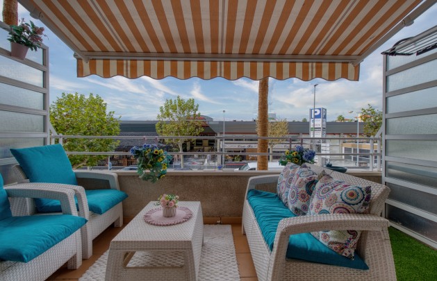 Sale - Apartment / flat - Albir