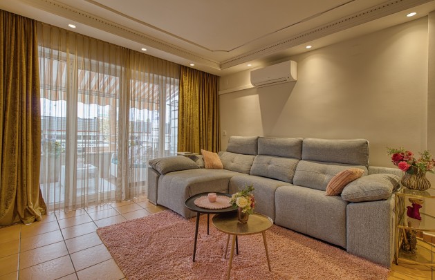 Sale - Apartment / flat - Albir