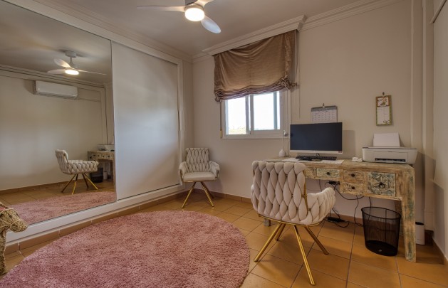 Sale - Apartment / flat - Albir