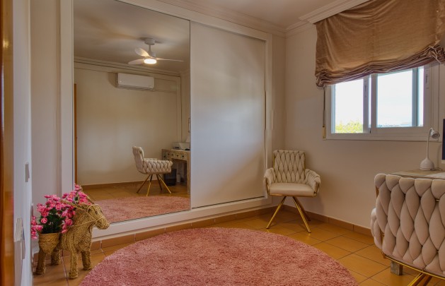 Sale - Apartment / flat - Albir