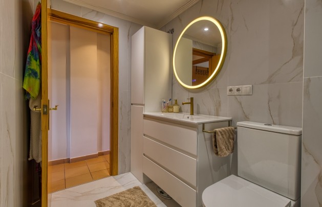 Sale - Apartment / flat - Albir